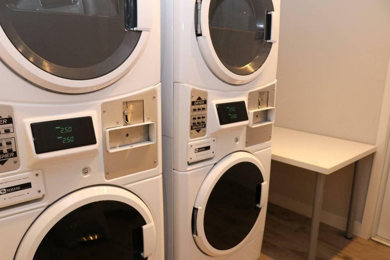 Stylish Studio In Brookline-5Min Train To Boston.. #2 Экстерьер фото