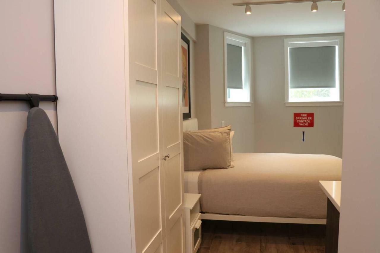Stylish Studio In Brookline-5Min Train To Boston.. #2 Экстерьер фото